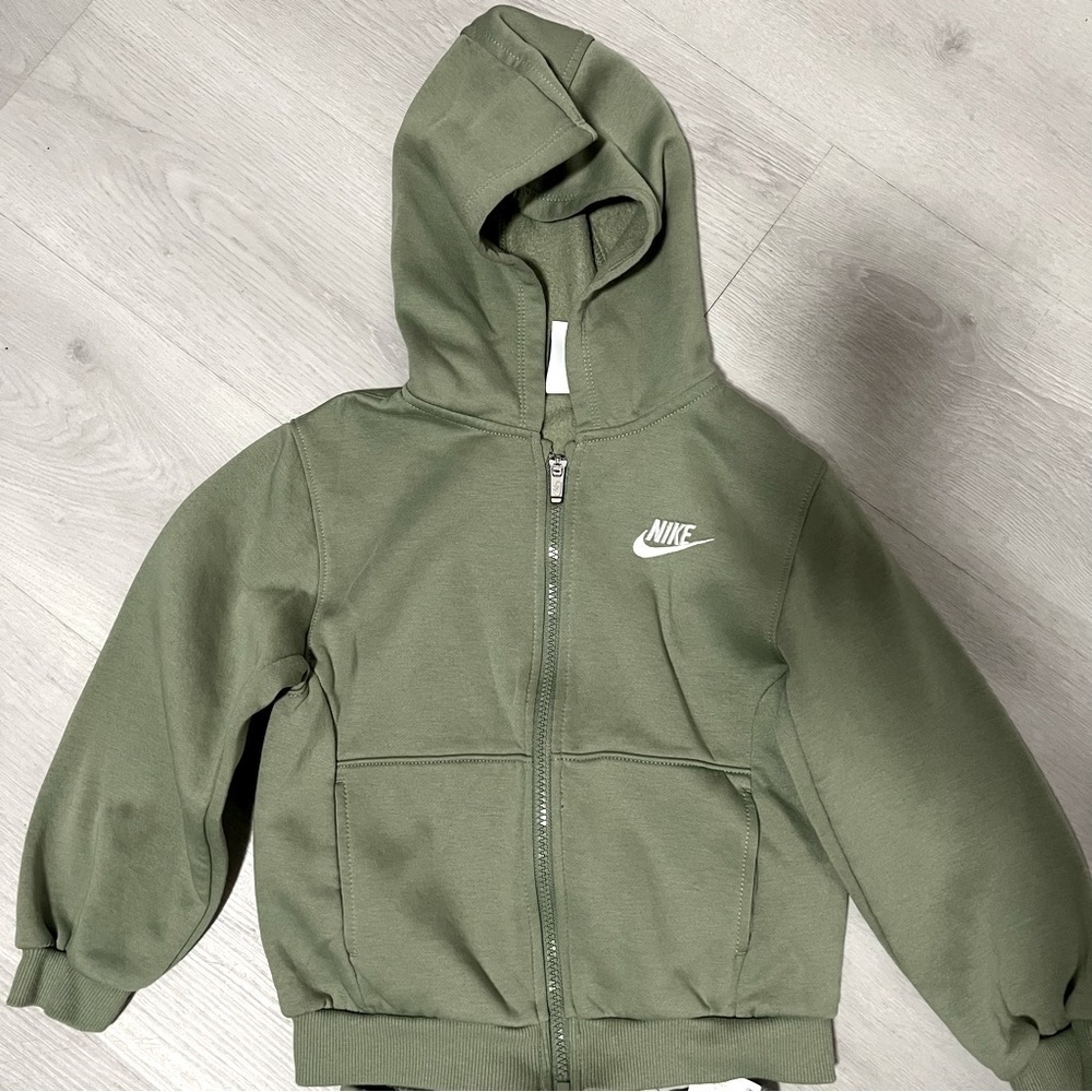 Nike Boys Large (6-7) Sportswear Club Fleece Full-Zip Hoodie & Jogger Pant Set - Picture 13 of 14